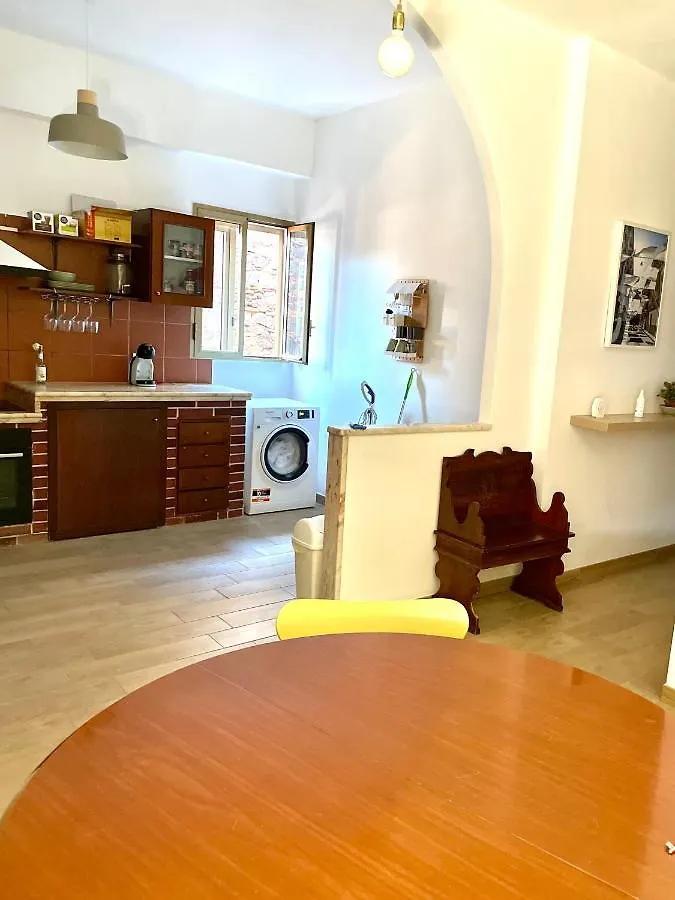Stanza In Appartamento Condiviso Double Room With Private Bathroom And Balcony In A Shared House Catania