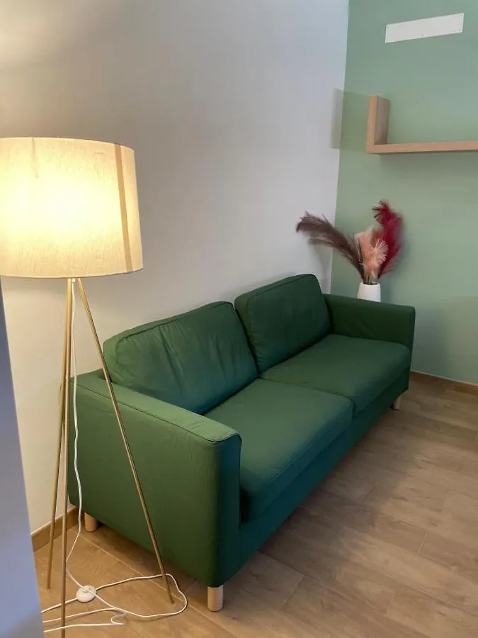 Stanza In Appartamento Condiviso Double Room With Private Bathroom And Balcony In A Shared House Catania 0*,  Italia