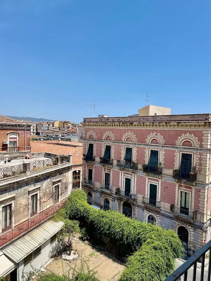 Homestay Stanza In Appartamento Condiviso Double Room With Private Bathroom And Balcony In A Shared House Catania Italy